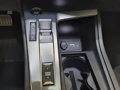 Photo 33 Peugeot 308  PHEV 180 e-EAT8