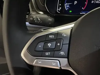 Photo 8 Volkswagen T-cross  1.0 TSI 116ch R-Line Edition DSG7