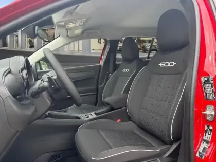 Photo 8 Fiat 600  1.2 Hybrid Turbo 145ch Pack Confort DCT6