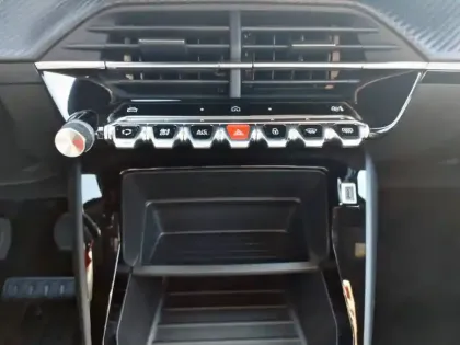 Photo 42 Peugeot 2008  100 S&S BVM6