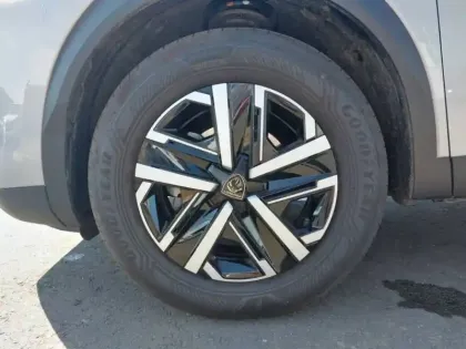 Photo 37 Peugeot 2008  100 S&S BVM6