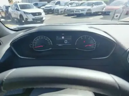 Photo 34 Peugeot 2008  100 S&S BVM6