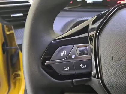 Photo 27 Peugeot 208  PureTech 100 S&S BVM6