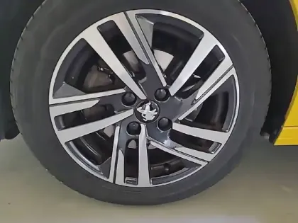 Photo 12 Peugeot 208  PureTech 100 S&S BVM6