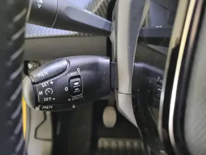 Photo 26 Peugeot 208  PureTech 100 S&S BVM6