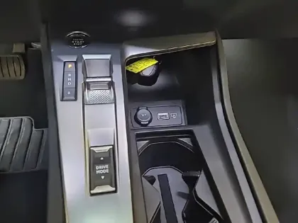 Photo 13 Peugeot 308  SW PHEV 180 e-EAT8