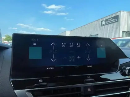 Photo 12 Citroën C4  Moteur électrique 136ch (100 kW) Shine Automatique