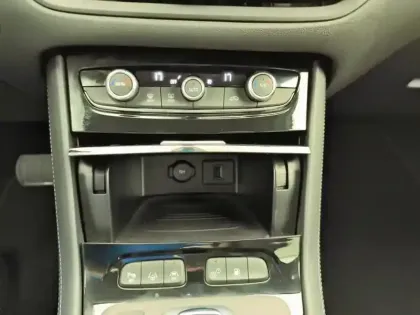 Photo 12 Opel Grandland  Hybrid 225 ch BVA8 Elegance Business