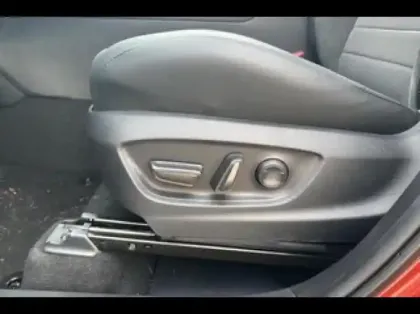 Photo 12 Toyota C-HR  1.8 140ch Collection MY25