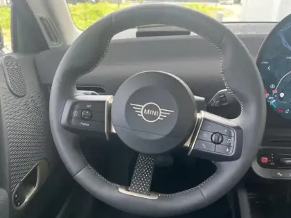 Photo 5 Mini Cooper  3 Portes SE 218ch Classic