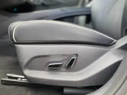 Photo 63 BYD Dolphin  60,4 kWh 204 ch