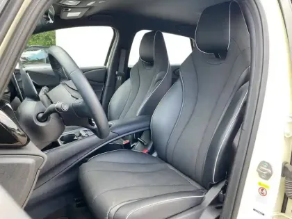 Photo 41 BYD Dolphin  60,4 kWh 204 ch