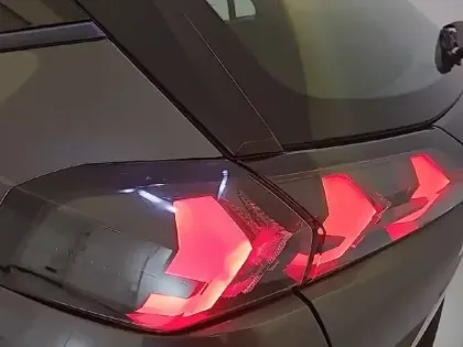 Photo 16 Peugeot 2008  PureTech 100 S&S BVM6