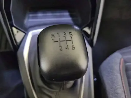 Photo 13 Peugeot 2008  PureTech 100 S&S BVM6