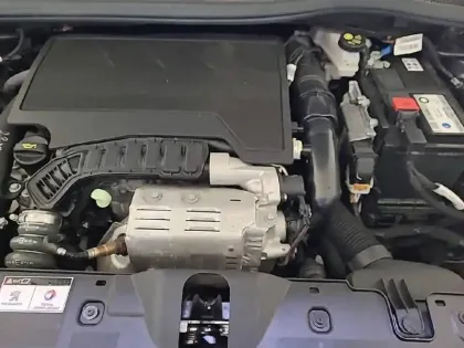 Photo 14 Peugeot 2008  PureTech 100 S&S BVM6