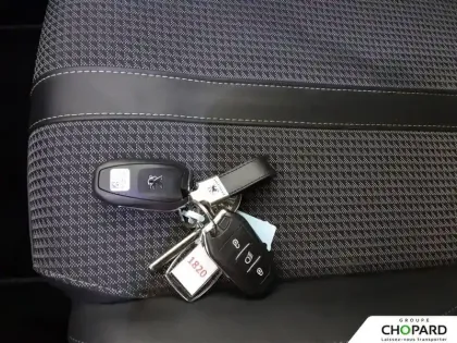 Photo 13 Peugeot 208  PureTech 100 S&S BVM6