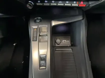 Photo 12 Peugeot 308  SW BlueHDi 130ch S&S EAT8