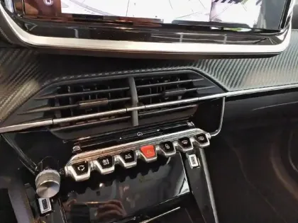 Photo 39 Peugeot 208  Hybrid 110 e-DCS6