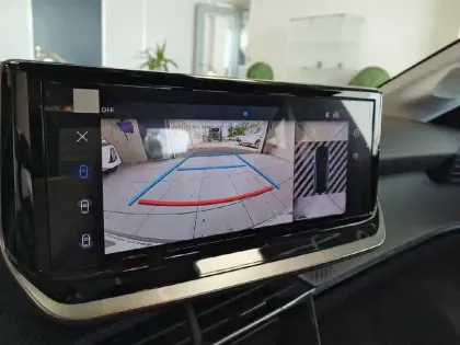 Photo 38 Peugeot 208  Hybrid 110 e-DCS6