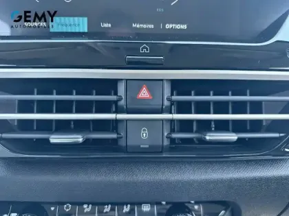 Photo 16 Citroën C4  SOCIETE PURETECH 100 S&S BVM6