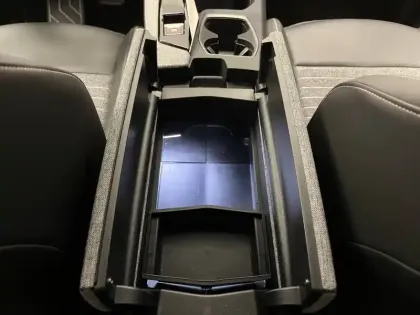 Photo 58 Peugeot 5008  Hybrid 136 e-DCS6