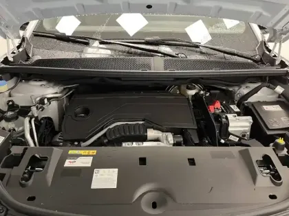 Photo 79 Peugeot 5008  Hybrid 136 e-DCS6