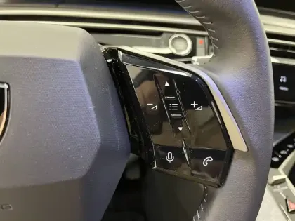 Photo 65 Peugeot 5008  Hybrid 136 e-DCS6