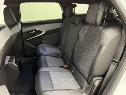 Photo 54 Peugeot 5008  Hybrid 136 e-DCS6