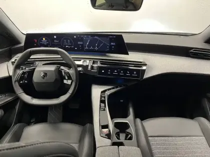 Photo 57 Peugeot 5008  Hybrid 136 e-DCS6