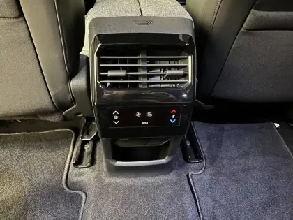 Photo 55 Peugeot 5008  Hybrid 136 e-DCS6