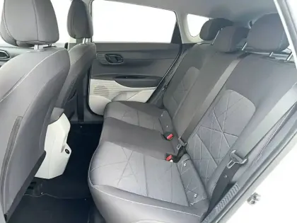 Photo 11 Hyundai Bayon  1.0 T-GDi 100 Hybrid 48V