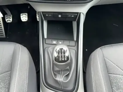 Photo 14 Hyundai Bayon  1.0 T-GDi 100 Hybrid 48V