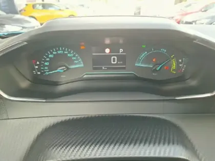 Photo 30 Peugeot 2008  Hybrid 145 e-DCS6