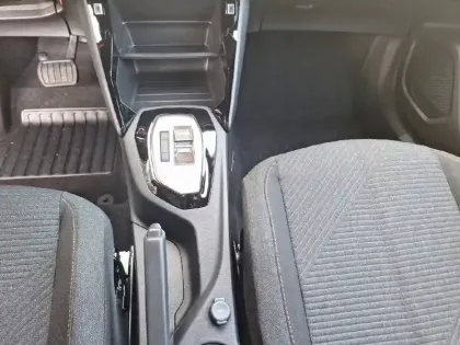 Photo 34 Peugeot 2008  Hybrid 145 e-DCS6