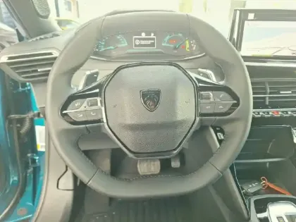 Photo 29 Peugeot 2008  Hybrid 145 e-DCS6