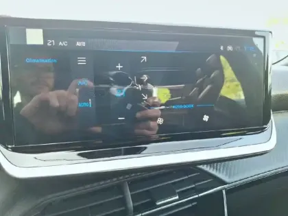 Photo 39 Peugeot 2008  Hybrid 145 e-DCS6