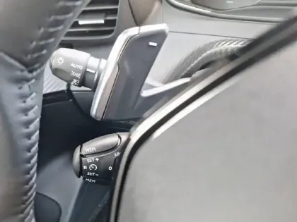 Photo 40 Peugeot 2008  Hybrid 145 e-DCS6