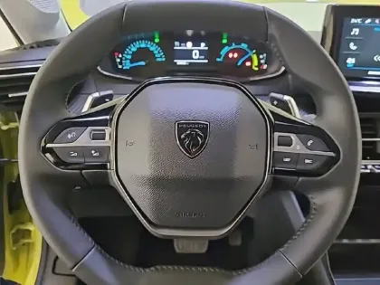 Photo 8 Peugeot 208  Hybrid 100 e-DCS6