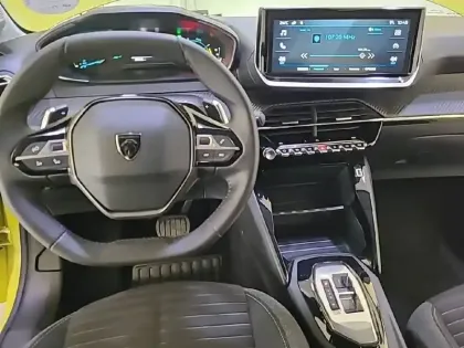 Photo 7 Peugeot 208  Hybrid 100 e-DCS6