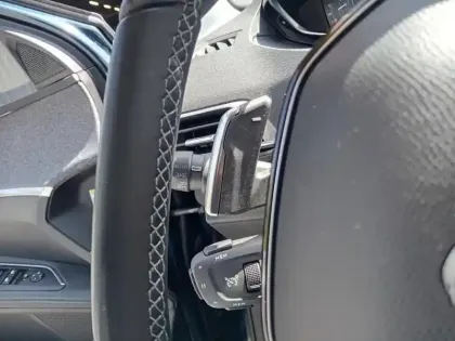 Photo 14 Peugeot 3008  Hybrid 225 e-EAT8 Allure