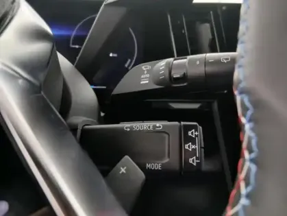 Photo 16 Renault Austral E-Tech hybrid 200 Iconic esprit Alpine
