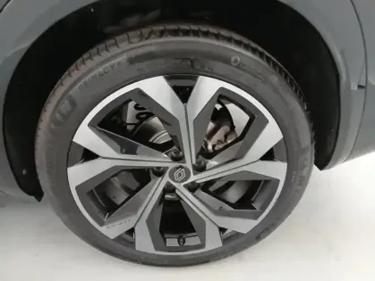 Photo 9 Renault Austral E-Tech hybrid 200 Iconic esprit Alpine