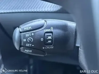 Photo 13 Peugeot 208  e- 136ch Active Business