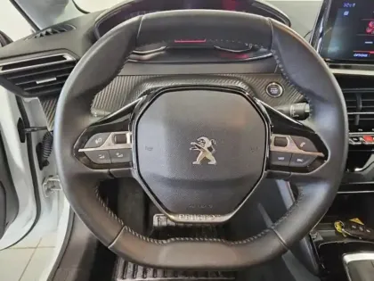 Photo 14 Peugeot 208  1.5 BlueHDi 100ch S&S Allure