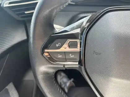 Photo 19 Peugeot 208  PureTech 100 S&S BVM6