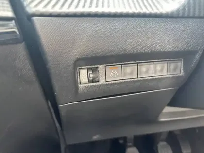 Photo 14 Peugeot 208  PureTech 100 S&S BVM6