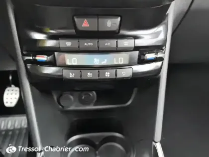 Photo 12 Peugeot 2008  1.2 PureTech 110ch S&S BVM5 GT Line