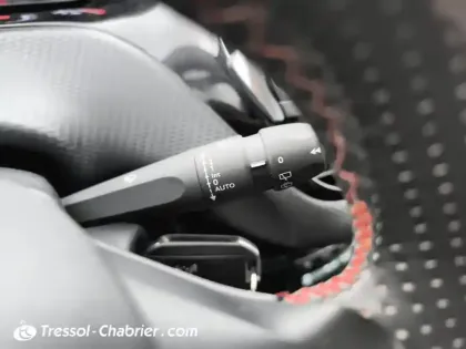 Photo 16 Peugeot 2008  1.2 PureTech 110ch S&S BVM5 GT Line