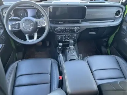Photo 25 Jeep Wrangler  Unlimited 2.0 T 380ch 4xe Sahara Command Trac