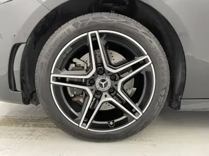 Photo 17 Mercedes Classe A  250 e 8G-DCT